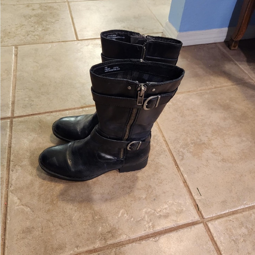 Born boots size 8